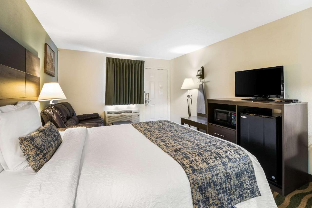 Rodeway Inn Cadiz Экстерьер фото